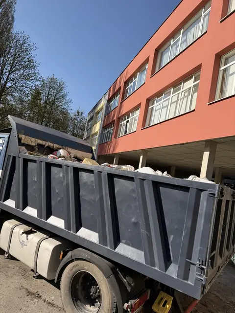Скільки коштує вивіз будівельного сміття у Києві